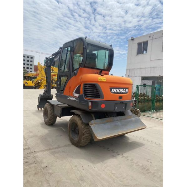 Вторая рука Doosan DX60 колесный экскаватор 42,5 кВт двигатель номинальная мощность