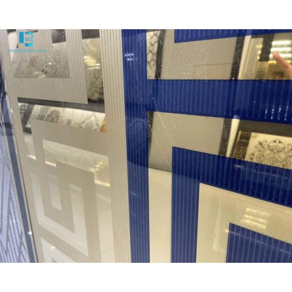 Украшение здания плитки пола 300кс600мм фарфора коридора золотой застекленное поверхностью роскошное