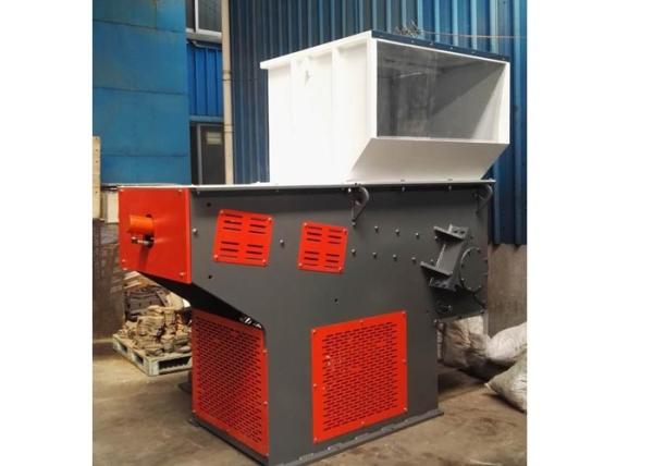 Built - In Trash Bag Industrial Plastic Shredder Hard Tooth Surface Reducer