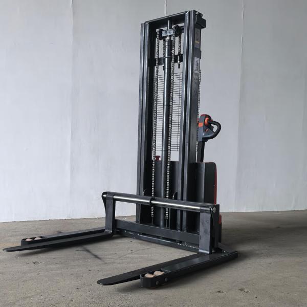 Apilador eléctrico de pasillo estrecho, capacidad de carga 1500 kg, patas separables ajustables