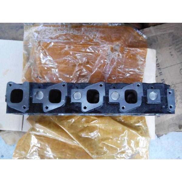 Engine Cylinder Head  NISSAN TD27 Terrano   injector diameter-20MM ; NISSAN TD27 ( 20MM )