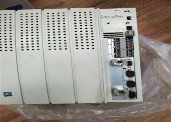 Lenze EVS9328-EPV004 SERVO CONTROLADOR SÉRIE 9300 400/480 VCA 22-30 KW (29,5-40,2 HP)