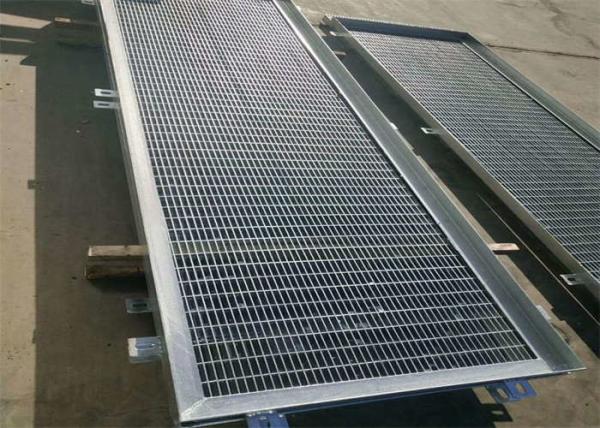 75mm-200mm pitch galvanized steel bar grating