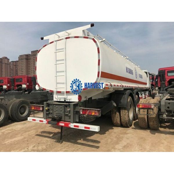 автоцистерна топлива отсеков 26000L Sinotruk 6x4 371hp 6 покрышек 12R24
