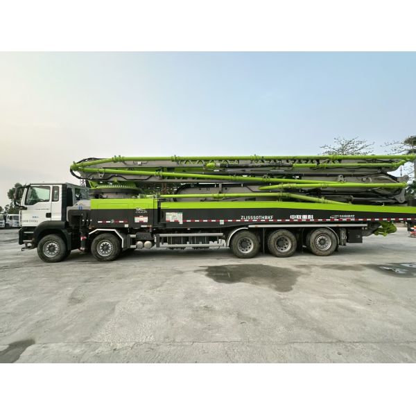 2023 Zoomlion 70m Pompe à béton Profondeur maximale du tissu 63.8M pour les immeubles de grande hauteur