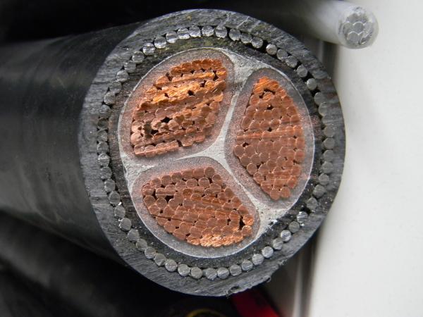 0.6 1kV 4 Core Low Voltage Cable , Steel Wire Armoured XLPE Cable Construction Use