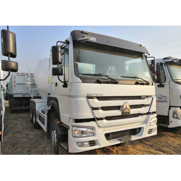 реклама обязанности света дизельного топлива тележки конкретного смесителя 6кс4 перевозит Синотрук на грузовиках Хово7