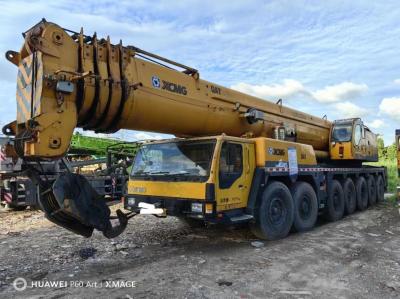 Желтый 300-тонный грузовой кран для строительного оборудования