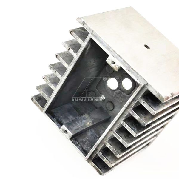 le moulage mécanique sous pression mené par 0.8mm de lumière partie le logement de revêtement de moulage mécanique sous pression d'aluminium de PVDF