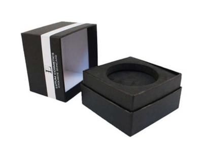 Différentes boîtes de présentation en cuir de bijoux de carton de conception moderne avec des couvercles