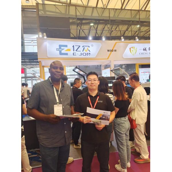 T16 Автоматическая алюминиевая профильная 3D-машина для изгиба букв