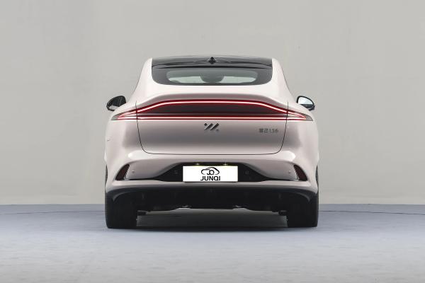 Zhiji IM LS6 Electric Car Sport 4 Door 5 Seat SUV 760km Long Range New Energy Vehicle EV Car For Adult 4 Door 5 Seat SUV