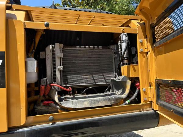Used Sany SY215C Hydraulic Crawler Excavator in Excellent Condition