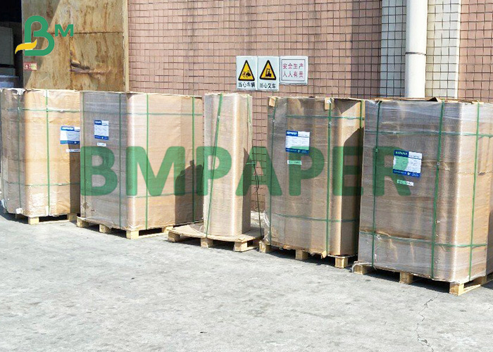 Рисовальная бумага газетной бумаги крена пакуя была использована для бумаг школы Рисовальная бумага газетной бумаги крена пакуя была использована для бумаг школы