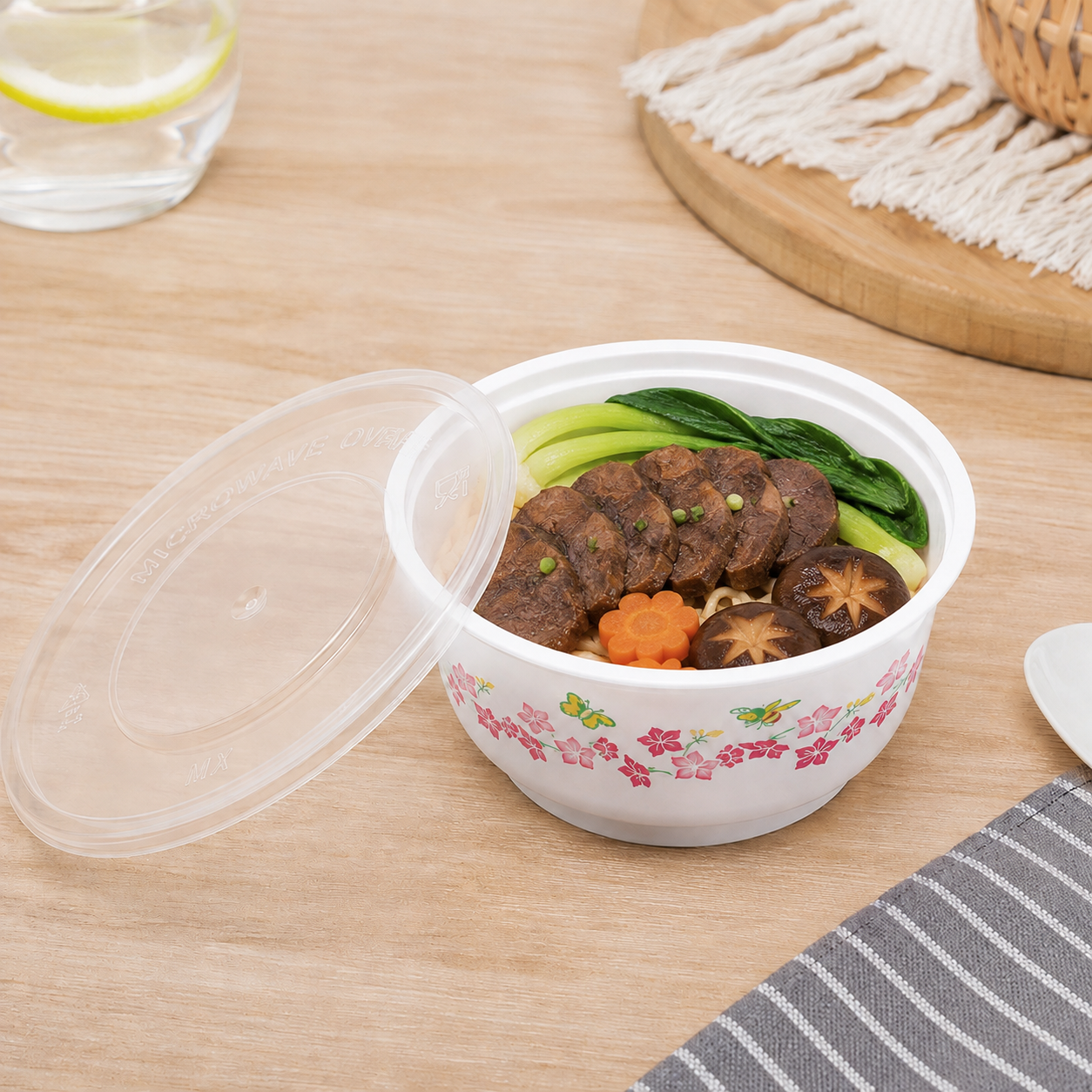 Japanese Style 360ml White PP Bento Soup Container Floral Lid for Meal Prep