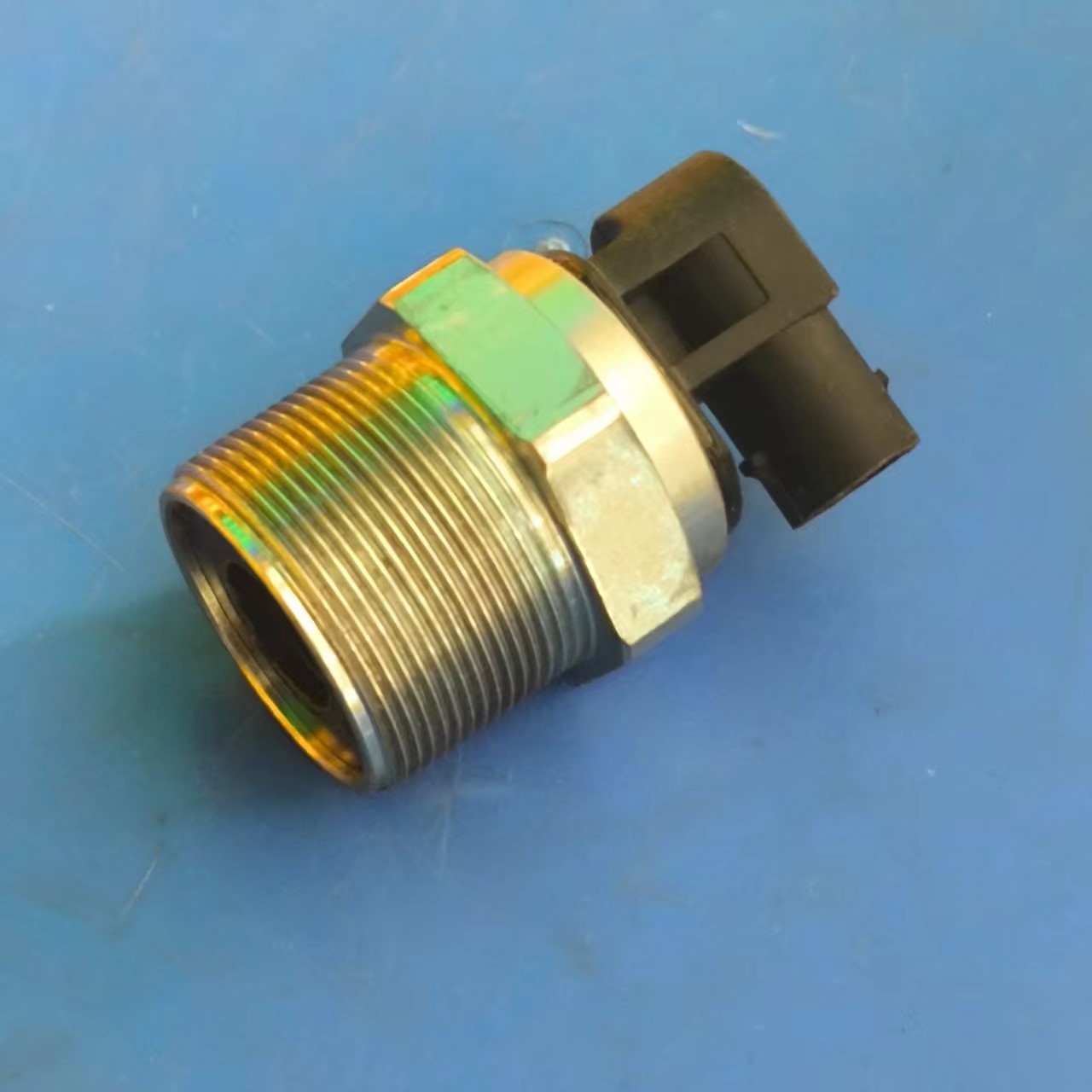 High-quality fuel pump connector 06J 127 025 G-D for Magotan Q5