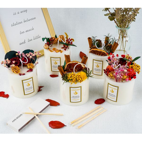 Personalized Luxury Scented Candle Craft Candle With Dried Flowers And Soy Scent