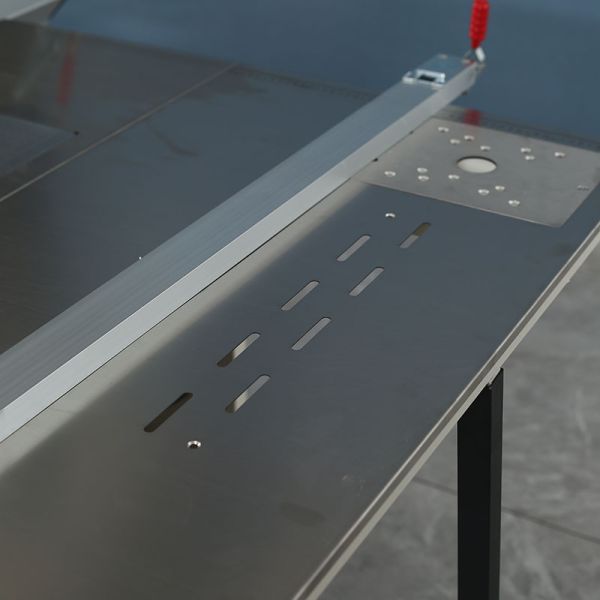 Miniature Precision Sliding Table Saw Machines 220V For Plywood Panel