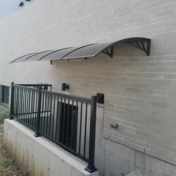 Adjustable Extend Length PC Canopy Balcony Awnings Durable Transparent Polycarbonate Sheet Shelter Designed for Outdoor Business
