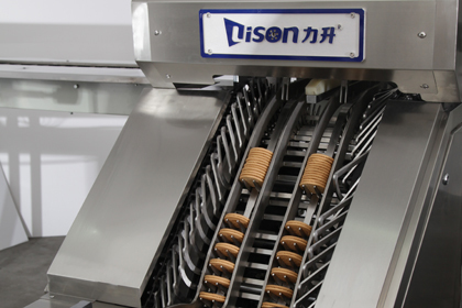 Variable Quantity Sandwich Biscuit Machine PLC Control Automatic Cream Filling Machine Customized