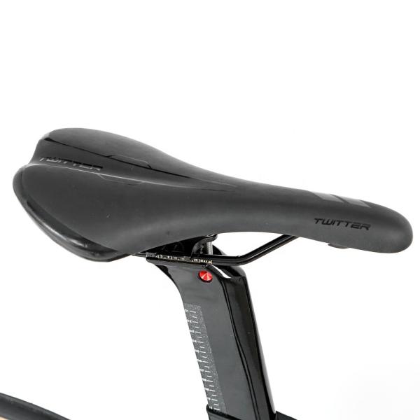 Lightweight 700*25C Carbon Fiber Road Bike with SUGEK-11S Freewheel and Shimano Groupset
