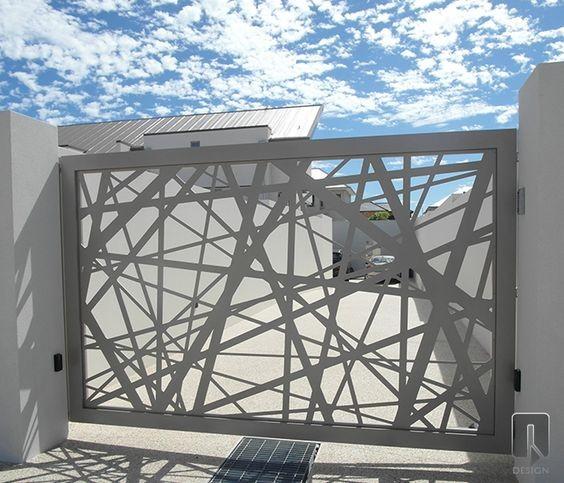 Powder Coated Decorative Outdoor metal screen Villa Garden Aluminum panel perforated Fence
