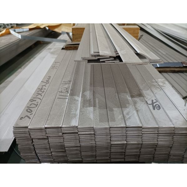 A linha fina de aço inoxidável No.1 dos VAGABUNDOS 2B das barras de perfil dos SS do SUS 304 terminou o aço liso