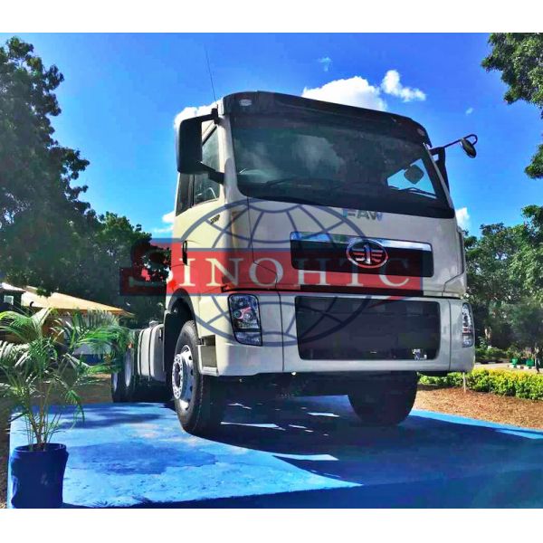 RHD 6x4 Prime Cargo Movers , 10 Wheels Reliable Prime Movers 380hp Power