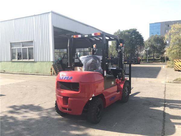 3000kg Capacity Diesel Forklift Truck Automatic Transmission 3m Lifting Height