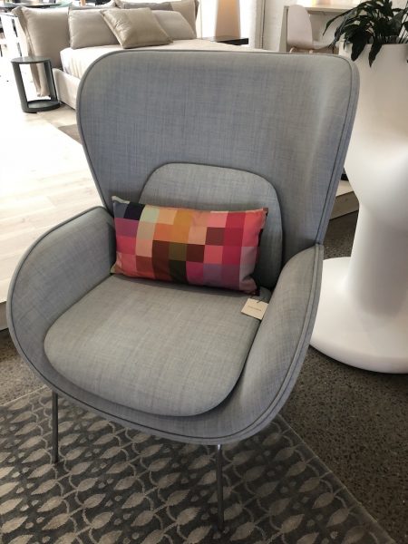 Norman Wing Fiberglass Lounge Chair For Home Decoration Multi Color