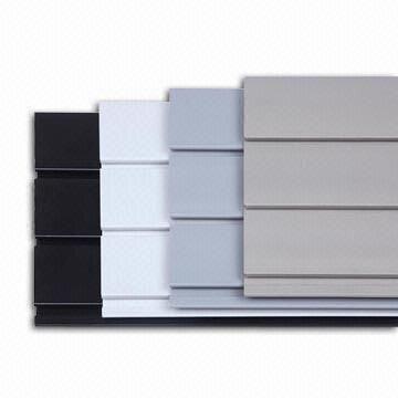 Sistemas plásticos do Pvc Slatwall dos painéis de parede interior para o material desportivo