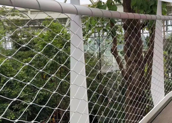 Stainless Steel Wire Rope Mesh Manufacturer High Tensile For Airport Fence