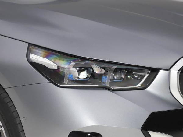 2025 BMW I5 Luxury Electric Cars Bonne performance xDrive Longue portée 651KM Fast Charging EV Nouveau modèle de berline avec toit ensoleillé BMW Série 5