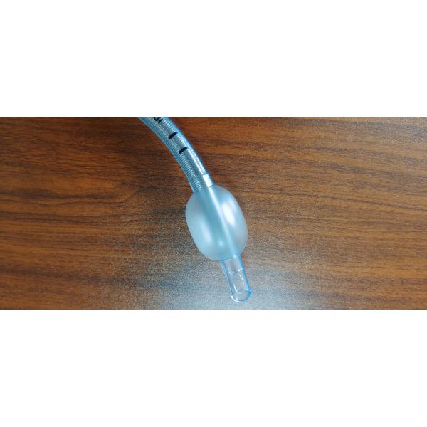 Бронированный высокий объем с наручниками 7,5 мм медицинский ПВХ укрепленный эндотрахеальная трубка завод поставщик