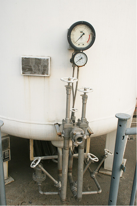 En el caso de las instalaciones de almacenamiento de gas industrial líquido criogénico de 100 toneladas