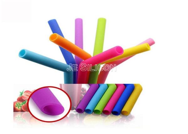 Flexible EcoFriendly Collapsible Food Grade Silicone Straws With Case