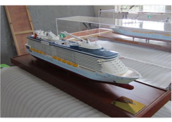 Museum Decoration Royal Caribbean Cruise Ship Models , Quantum Of The Seas Model For Club