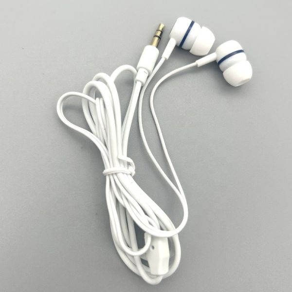 Customized Color Wired 3.5mm Plug Headset Super Bass Earbuds In-ear Headphone Made by with Plastic Material