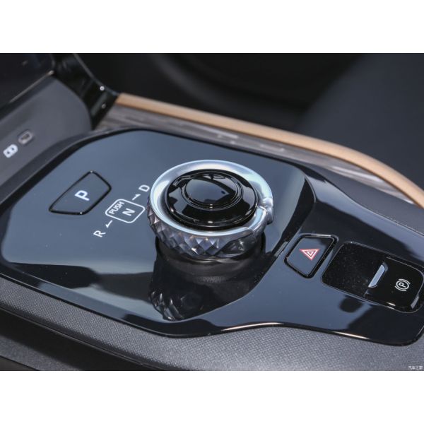 Седан Toyota Bz3 2023 616 км Дальний пробег PRO Электрическое транспортное средство Левое рулевое колесо