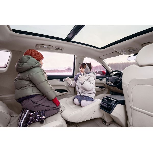 Energy Features Wuling Capgemini 5-Door Chinese Car with Large Business Space in Purple