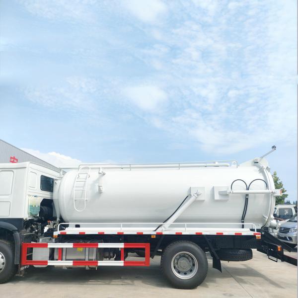 SINOTRUCK 14000   Liters  Sewage Suction Truck With 226 hp      High-pressure Cleaning Truck