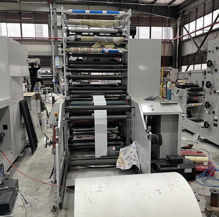 Полноавтоматическая печатная машина Flexo цветов печатных машин 4 бумажного стаканчика коробки коробки