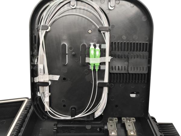 FTTH IP65 16 Ports 2pcs 1x8 Fiber Optic Splitter Box Aerial Pole Wall Mounting Black
