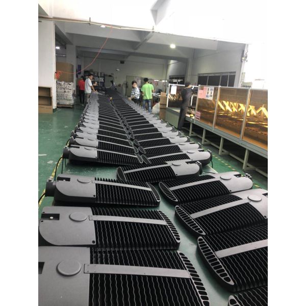 160lm/w Energy Saving Street Lighting , Led Solar Street Light IP65 IK10 30w-180w