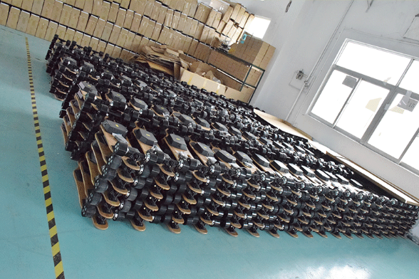 High Power Waterproof Electric Longboard 600W*2 Motor 90*51 MM PU Wheel