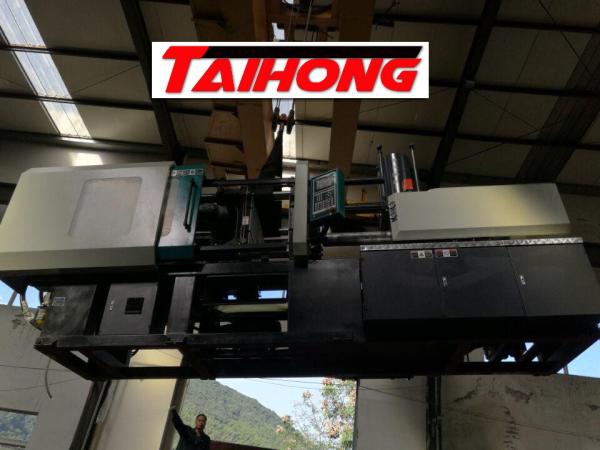 780T Servo Motor Injection Molding Machine / 380V 50HZ Chair Molding Machine