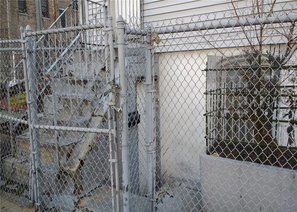 Chinese factory wholesale low price chain link fence,2016 new product chain link fence