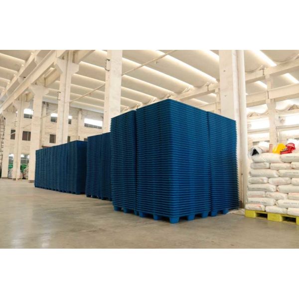9 Feet Impact-Resistance Nesting 1100*900 mm Blow Molding Plastic Pallets