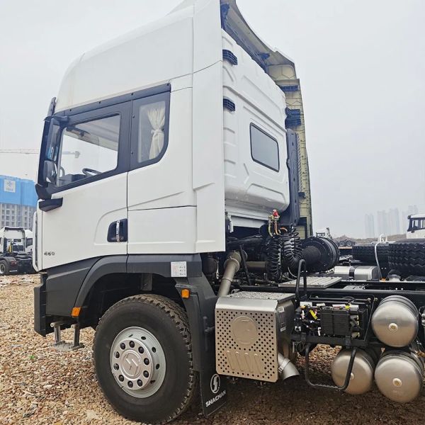 Versatile Shacman X5000 6x4 550HP Food Items Cargo Transport Trailer Tractor Truck