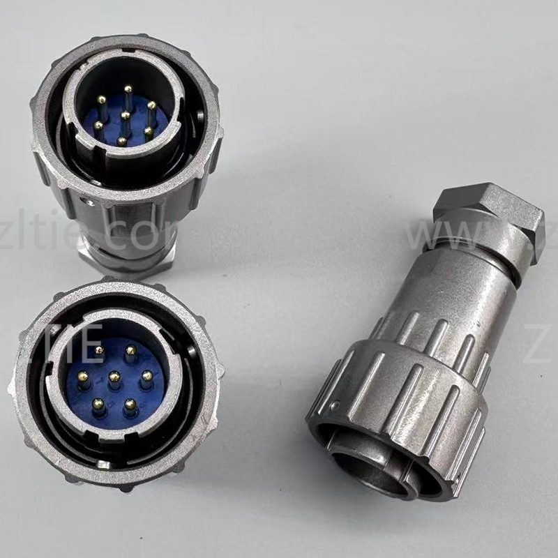 FQ18 Series 7-Pin Straight Female Plug